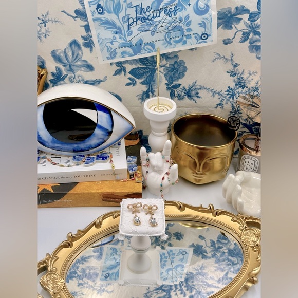 🆕 OSCAR DE LA RENTA 🧿 NWOT Sparkle & Dangling Bow Earrings - Picture 3 of 16